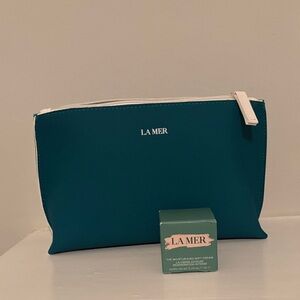 La Mer Teal Pouch with Moisturizing Cream